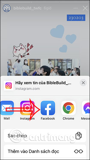 Chọn chia sẻ Story Instagram lên Facebook