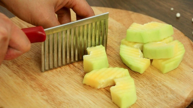 Sơ chế đu đủ xanh