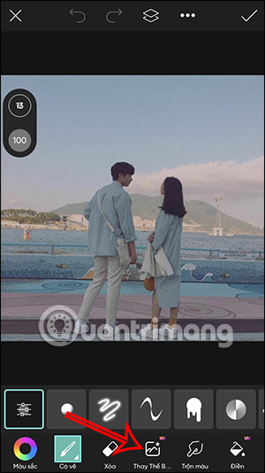 Thay thế chủ thể bằng PicsArt AI