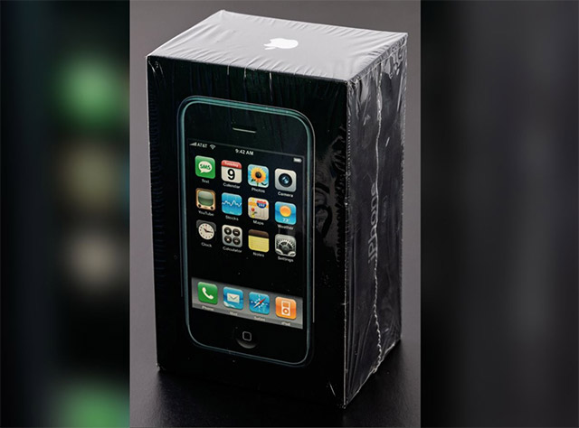 Một chiếc iPhone đời đầu “full box, nguyên seal” vừa được bán với giá gần 1,5 tỷ đồng