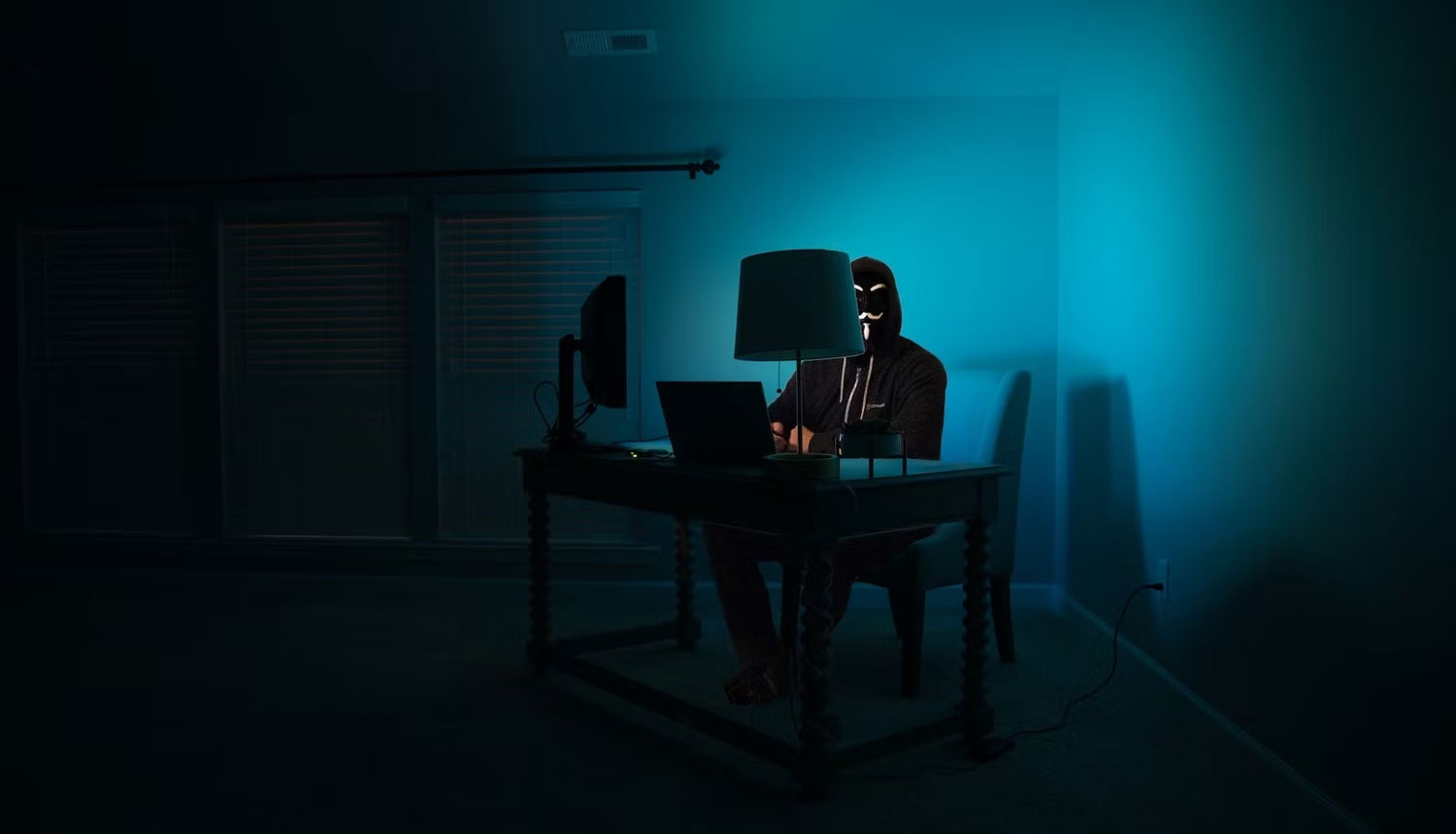 Hacker trên máy tính