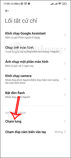 Chạm vào mặt lưng Xiaomi