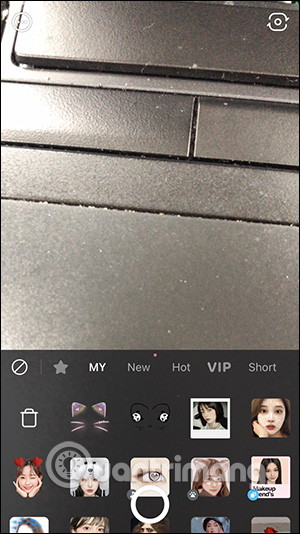 Giao diện sticker trên B612