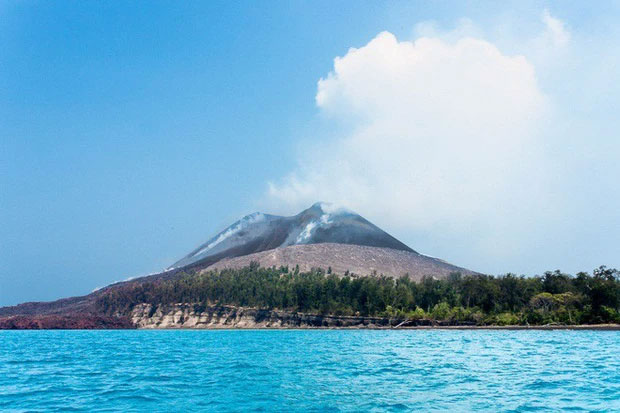 Đảo Krakatoa, Indonesia. Nguồn: Vizitrip.