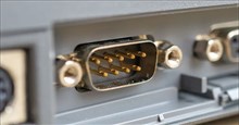 Tại sao một số máy tính hiện đại vẫn có các cổng Serial?
