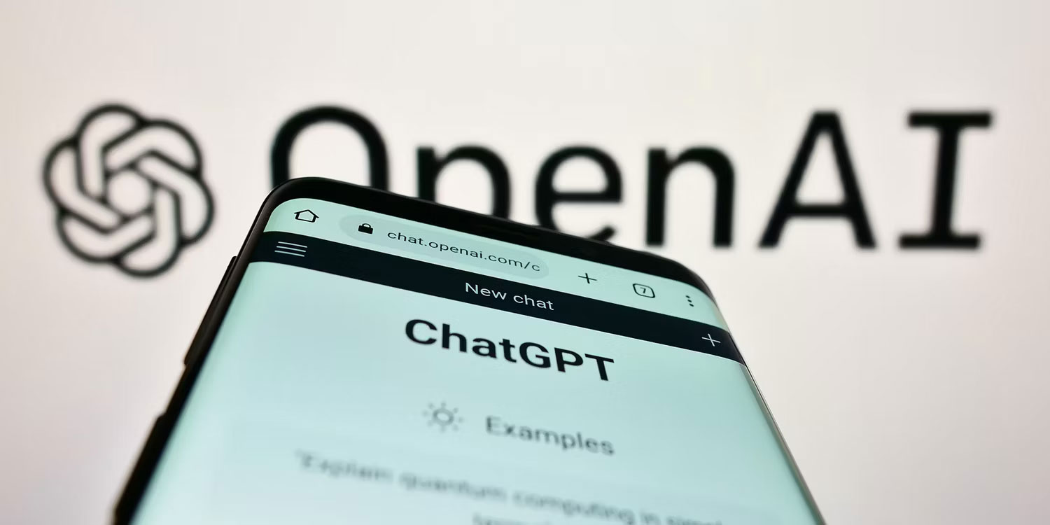 Logo ChatGPT của OpenAI trên điện thoại thông minh