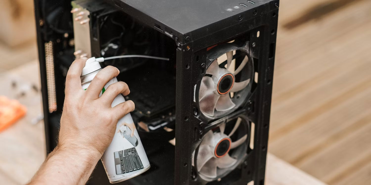 Làm sạch CPU bằng khí nén