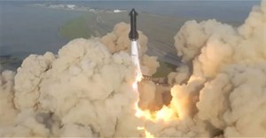 Video: Khoảnh khắc tên lửa mạnh nhất thế giới nổ tung giữa không trung