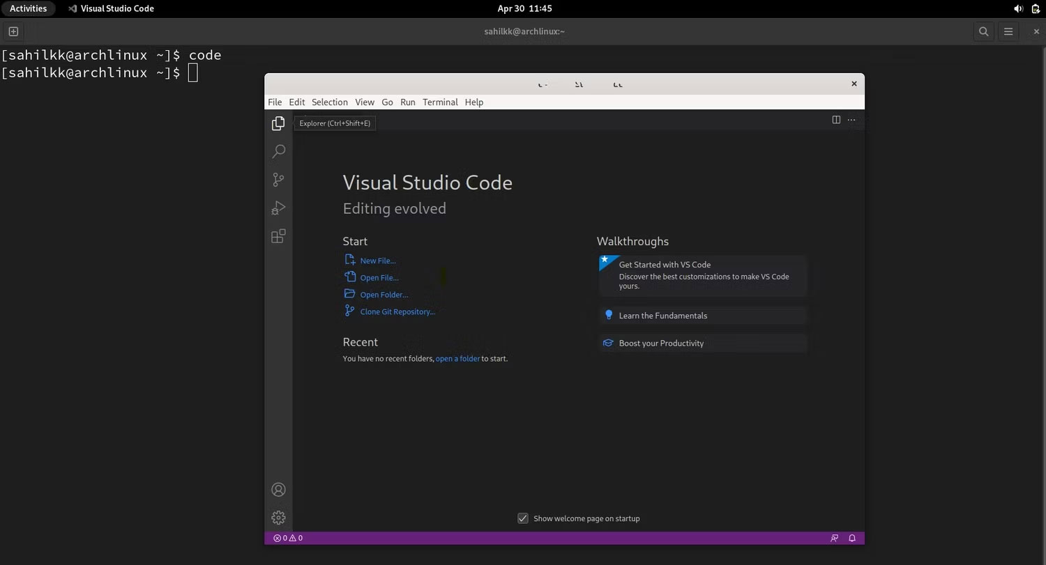 Màn hình chào mừng của Visual Studio Code với terminal Arch Linux