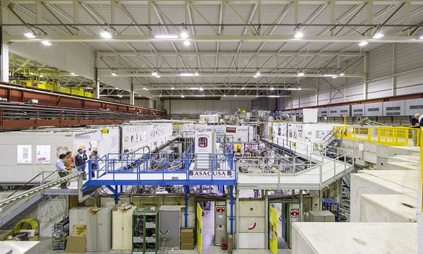 Nhà máy phản vật chất của CERN là nơi các nhà vật lý học tìm cách giải đáp những câu hỏi cơ bản về nguồn gốc của vũ trụ bằng cách tạo ra phản proton và phản hydrogen để nghiên cứu những đặc điểm của chúng.