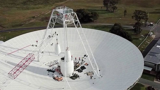 Ăng-ten vô tuyến 70 mét ở Canberra. Ảnh: CSIRO.