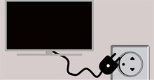 Tại sao phải rút phích cắm của TV khi ở khách sạn, nhà nghỉ