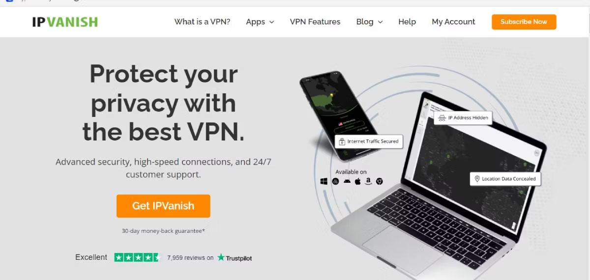 Máy tính xách tay và điện thoại thông minh kết nối với VPN IPVanish