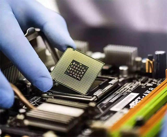 Anh rót 1 tỷ bảng tài trợ ngành công nghiệp bán dẫn