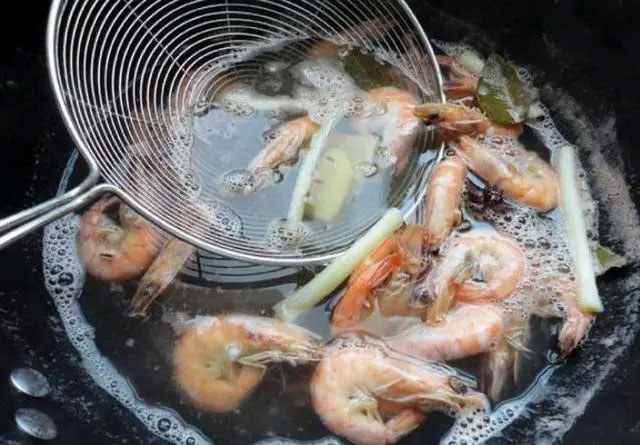 Foam when boiling shrimp