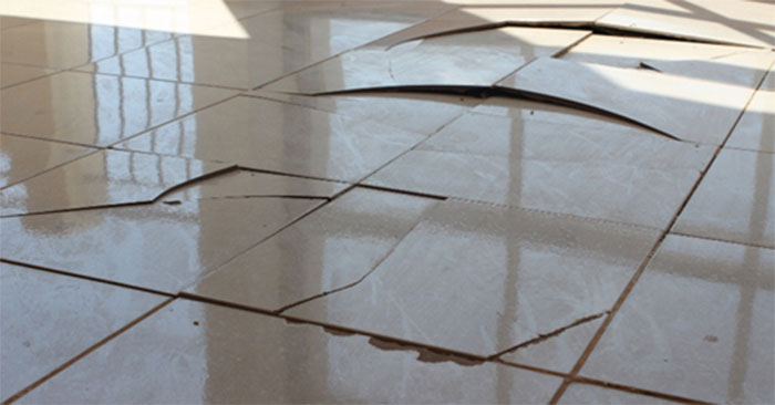 Sàn gạch bị phồng rộp, nổ vỡ