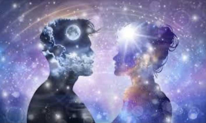 Sự khác biệt giữa twin flame và soulmate