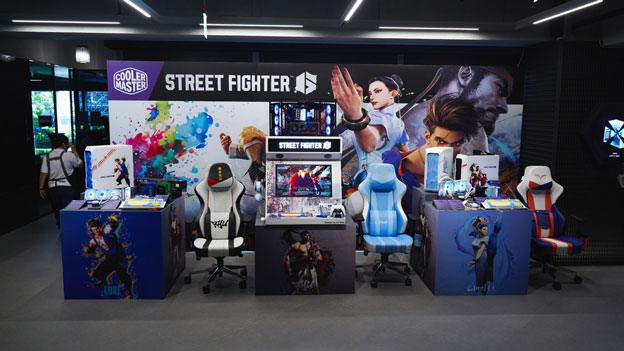 Cooler Master cũng hợp tác với AK Mod để có máy chơi game thùng phỏng theo tựa game đối kháng Street Fighter 6