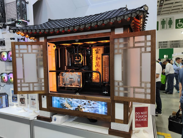 Bản độ PC mang hướng cổ điển được chế tác tinh xảo của Raijintek