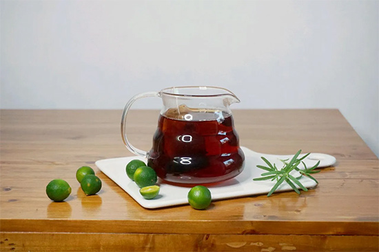 Ngâm nước cốt trà