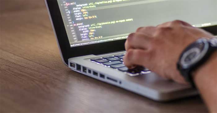 HTML