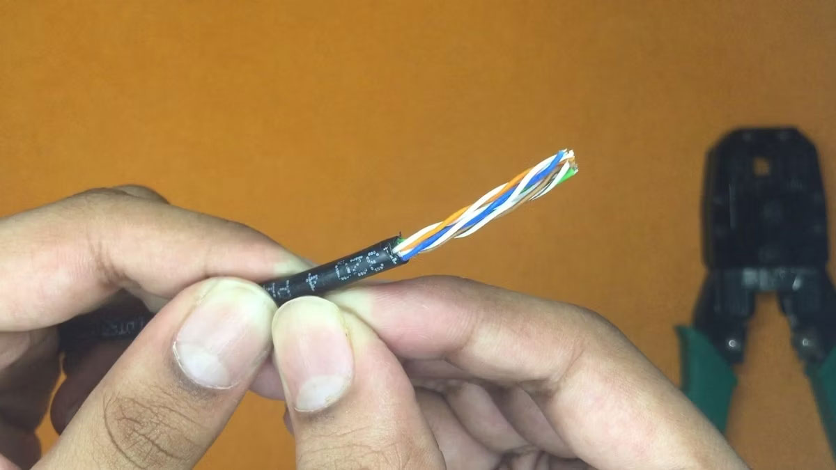 Cắt cáp Ethernet