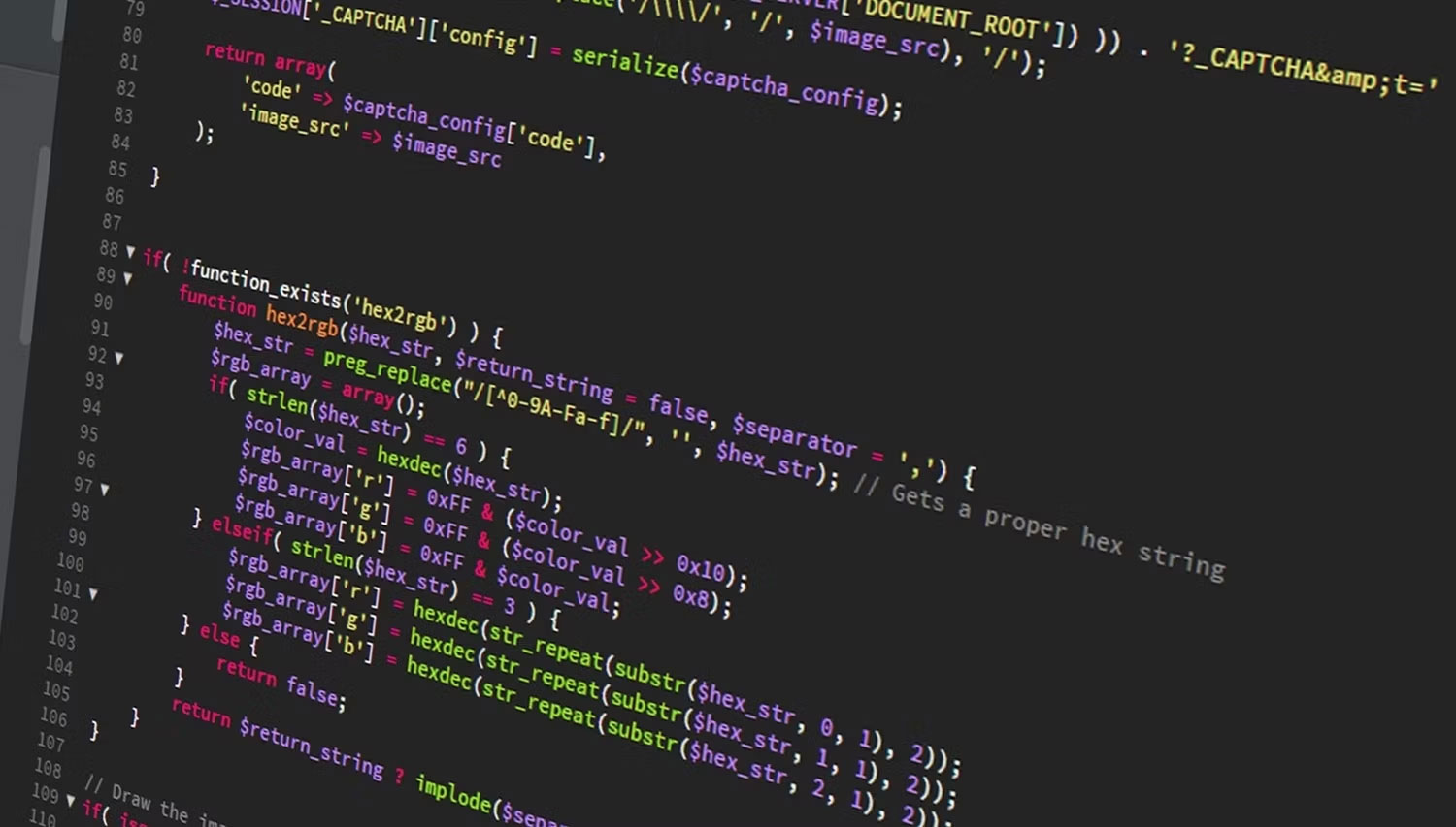 Code HTML trên màn hình máy tính