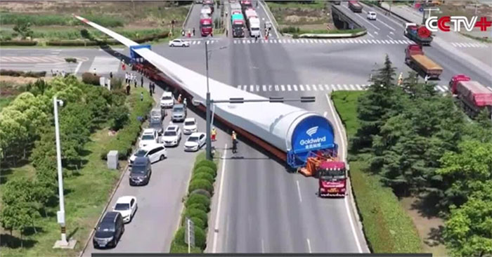 Vận chuyển cánh turbine dài 123m