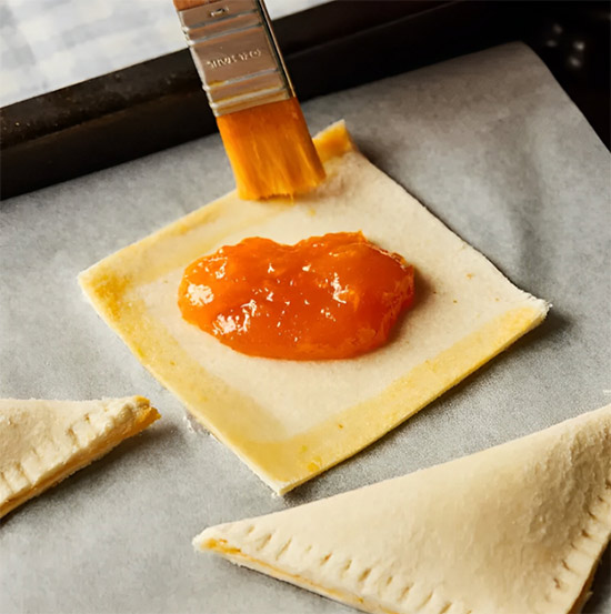 Nướng bánh với mứt quýt