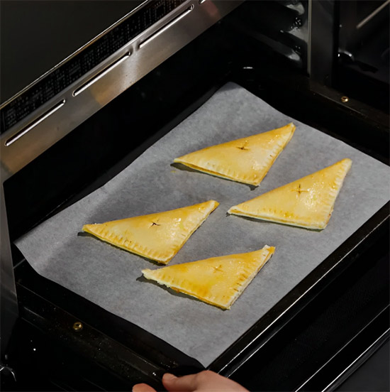 Bánh với mứt quýt