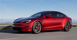 Tesla giới thiệu tính năng sạc pin năng lượng mặt trời cho xe điện