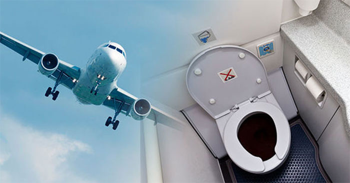 Bồn cầu trên máy bay