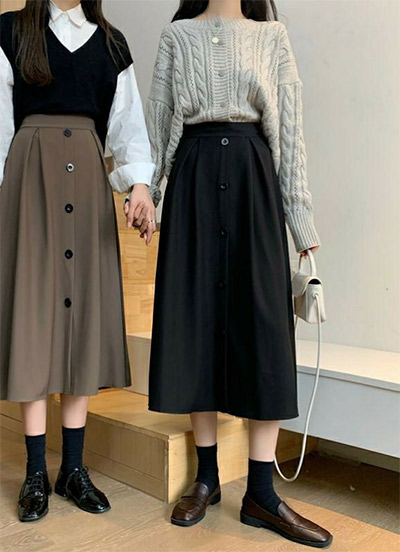 Không chọn váy dài đính khuy