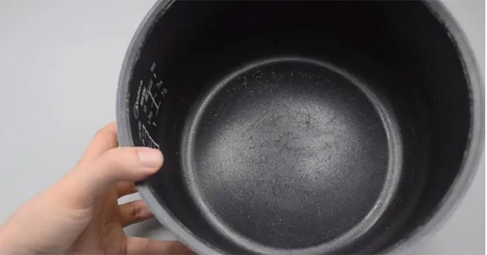 Lõi nồi cơm điện bị trầy xước