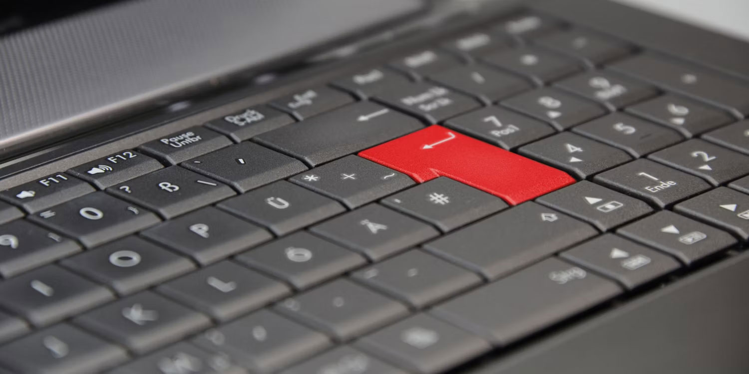 Phím Enter màu đỏ trên bàn phím laptop 