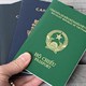 Tại sao bạn làm hộ chiếu online mãi chưa được nhận?