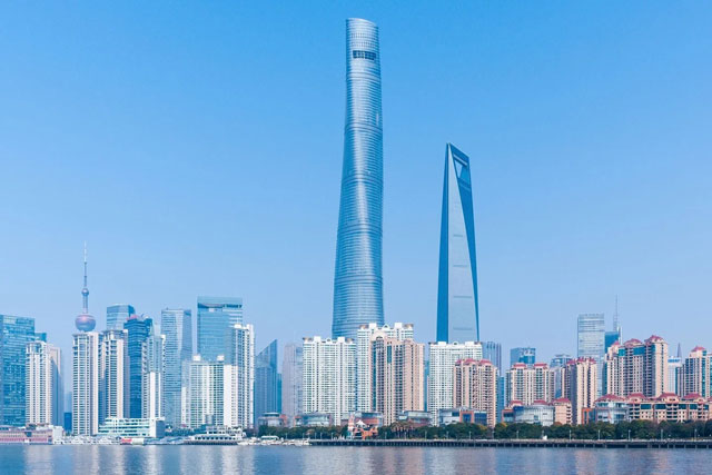 Tháp Thượng Hải hiện là toà nhà cao nhất Trung Quốc hiện nay và cao thứ ba thế giới, sau khi tòa nhà Merdeka 118 (cao 679,2m ở Kuala Lumpur, Malaysia) được khánh thành năm 2022 và tháp Burj Khalifa (cao 828.2m ở Dubai, Các Tiểu Vương quốc Ả Rập Thống nhất).