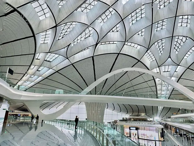 Phần mái vòm bên trong nhà ga của sân bay Đại Hưng có đường kính lên tới 80m