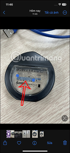 Chọn chữ trong ảnh muốn dịch trên iPhone
