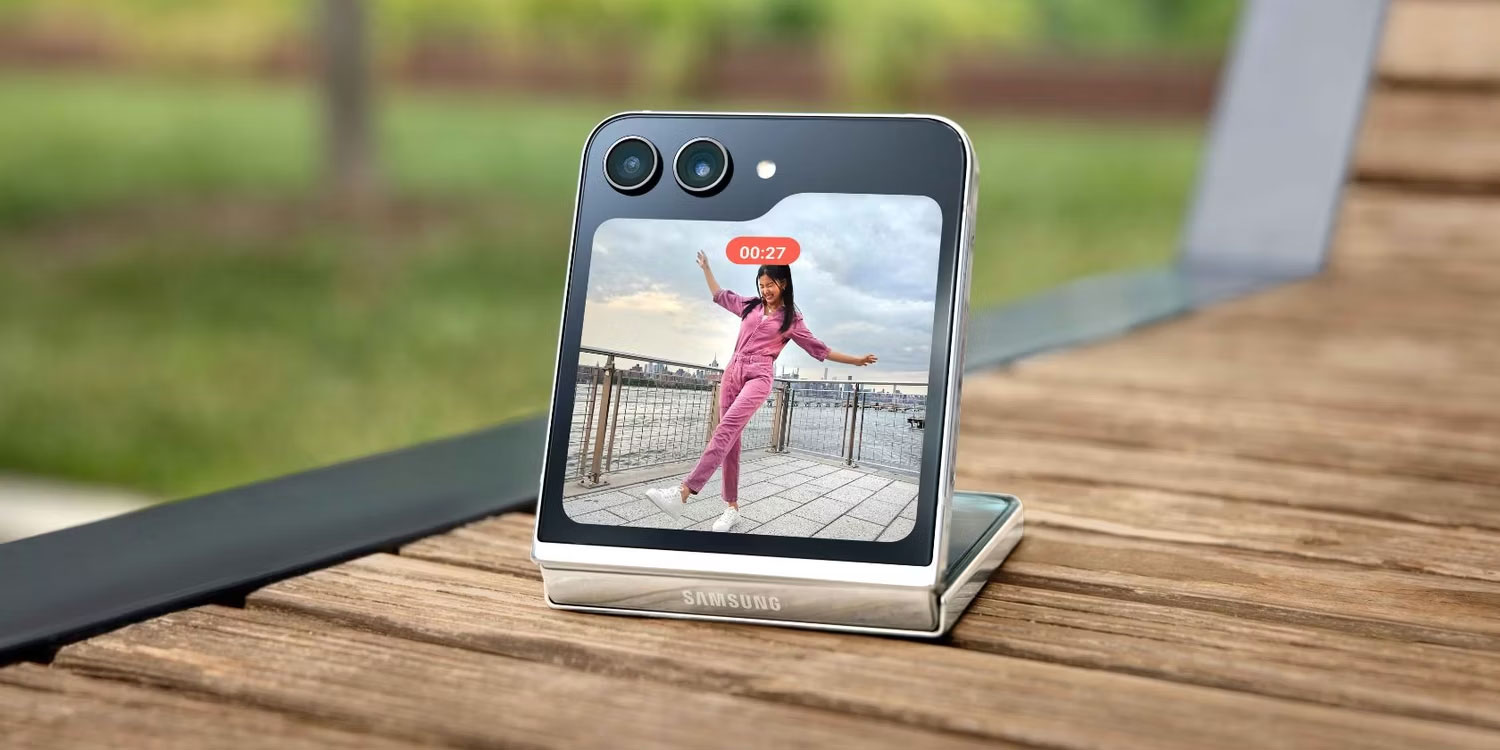 Samsung Galaxy Z Flip 5 ở chế độ FlexCam