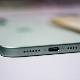 iPhone 15 tự sạc ngược cho sạc dự phòng khi sử dụng cổng USB-C