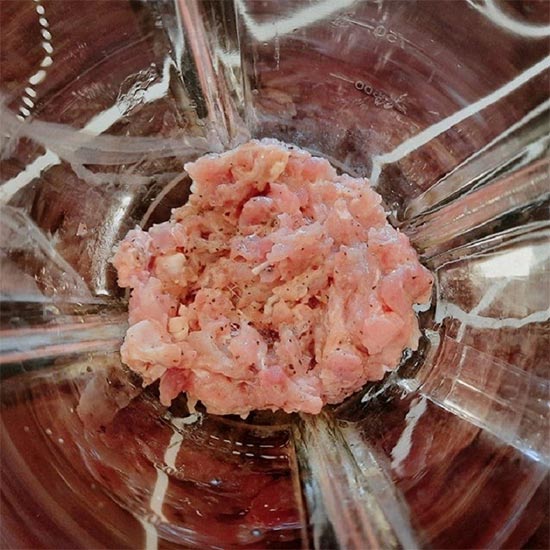 Xay thịt gà và các nguyên liệu