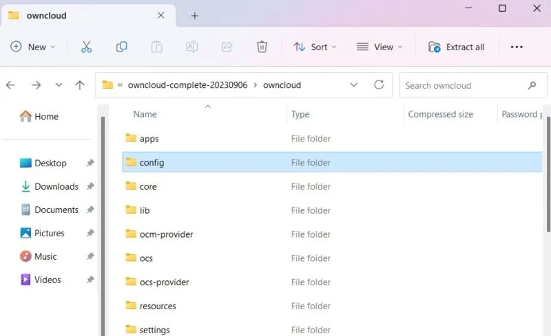 Xem thư mục cấu hình trong File Explorer.