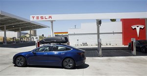 Tesla giảm giá Model 3 và Model Y tại Mỹ sau khi không đạt doanh số quý