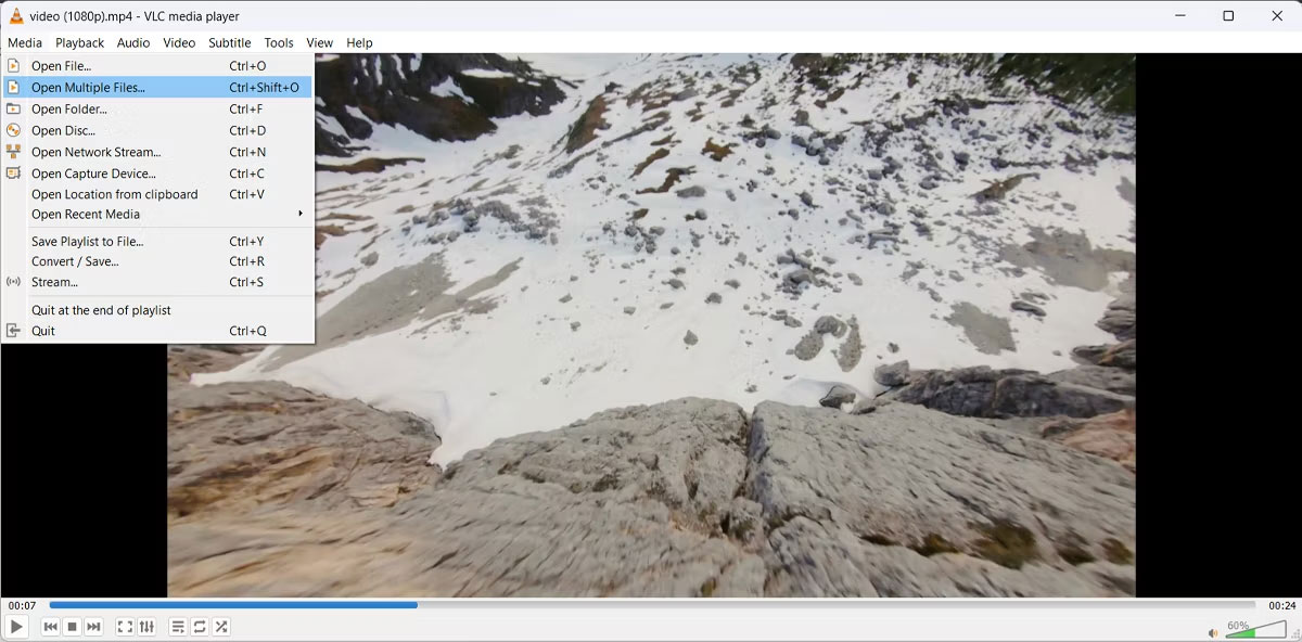Mở hai video bằng VLC Media Player