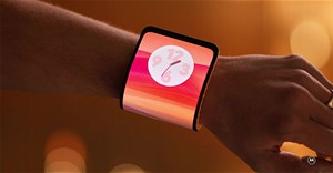 Điện thoại Motorola uốn cong thành smartwatch