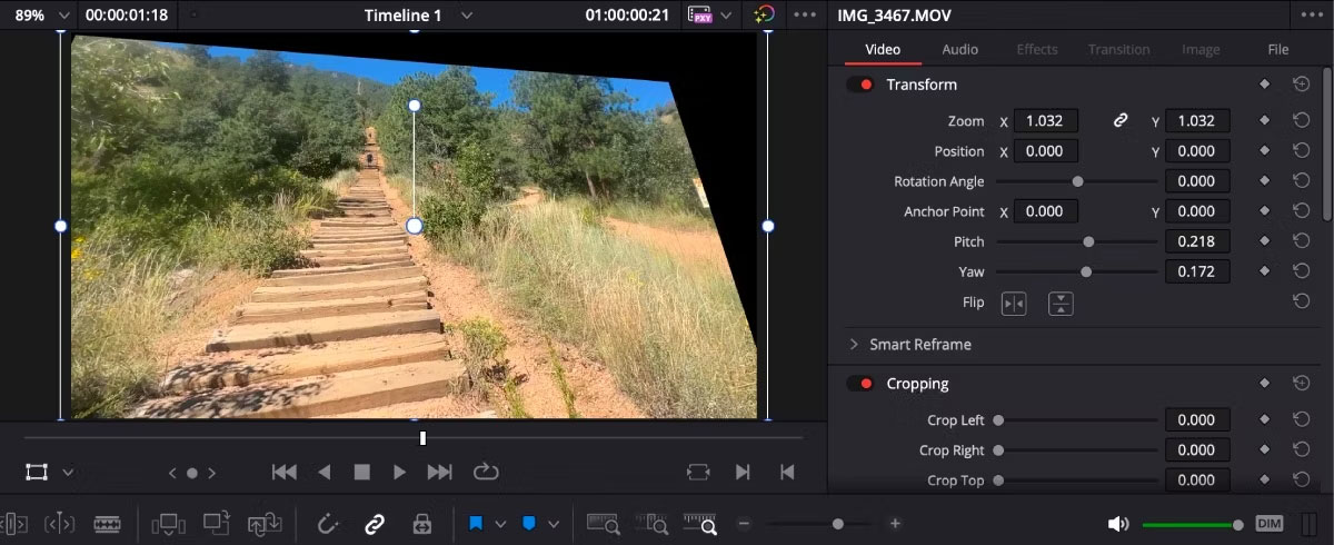 Hình ảnh cầu thang với hiệu ứng Yaw và Pitch trên DaVinci Resolve