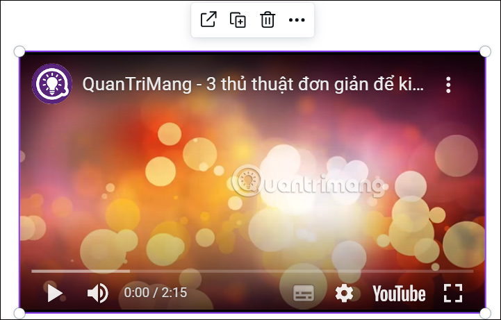 Chèn video YouTube trong Canva 