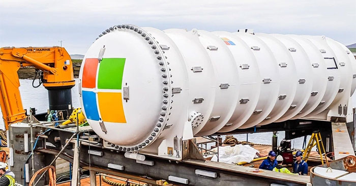 Từ năm 2014, Microsoft đã theo đuổi ý tưởng về các trung tâm dữ liệu dưới biển với dự án Natick