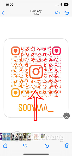 Nhấn giữ mã QR trong iPhone